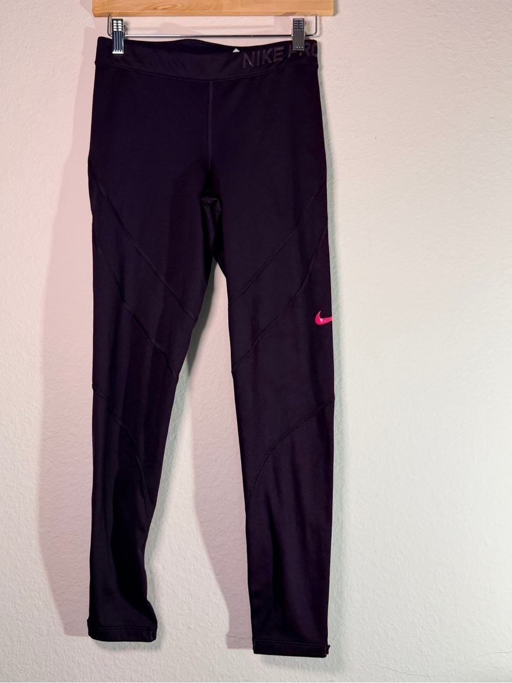 Nike Pro Hyperwarm Leggings Medium Burgundy Thermal Compression Tights - Picture 3 of 8